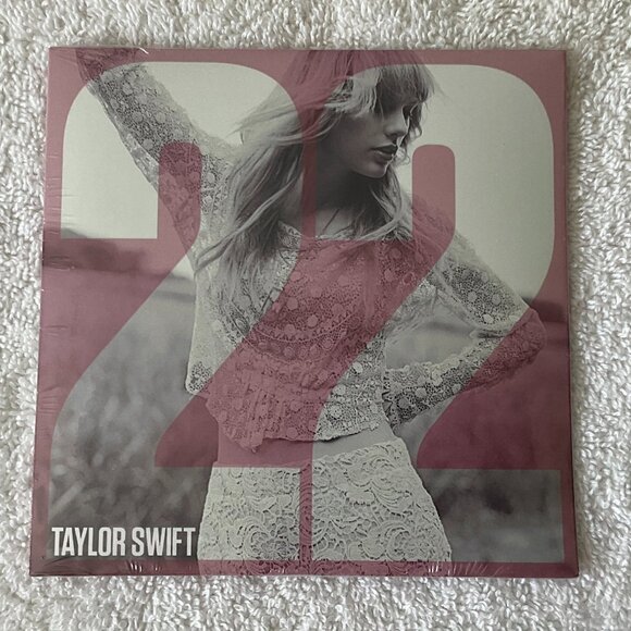 LIMITED Taylor Swift 22 CD Single, NUMBERED #520, SEALED - Picture 1 of 2